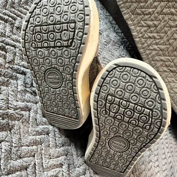 Wonder Nation No Tie, Side-Zip Gray Tennis Shoe for Toddlers - Picture 5 of 5